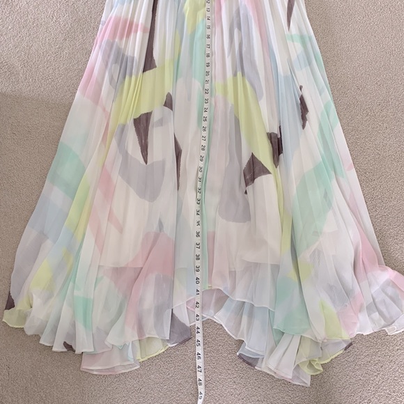 Alice + Olivia Pleated Abstract Print Maxi Skirt - Picture 12 of 16